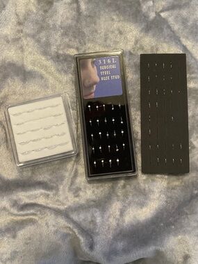 316L Surgical Steel Nose Stud Set - Silver & Black